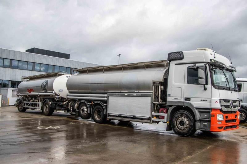 Mercedes ACTROS 2544-MP3+MAGYAR-INOX-18.200L+6COMP - Tank truck: picture 2 Mercedes ACTROS 2544-MP3+MAGYAR-INOX-18.200L+6COMP - Tank truck: picture 2