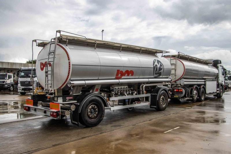 Mercedes ACTROS 2544-MP3+MAGYAR INOX18.200L+17.700L/2X6COMP - Tank truck: picture 3 Mercedes ACTROS 2544-MP3+MAGYAR INOX18.200L+17.700L/2X6COMP - Tank truck: picture 3