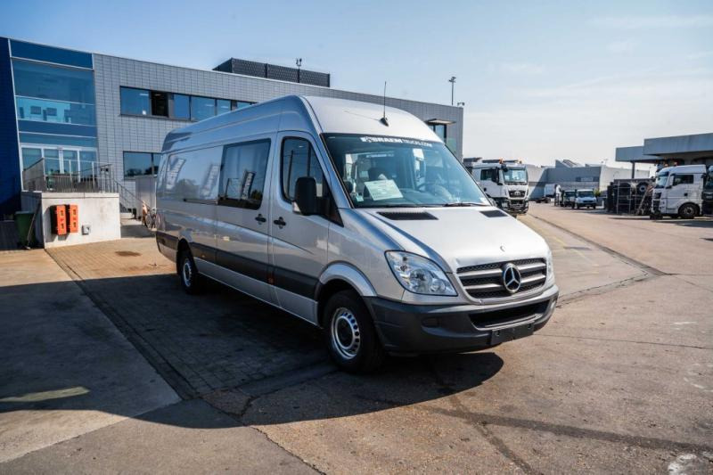 Mercedes Sprinter 319 CDI/3.5+6 p. - Panel van: picture 2 Mercedes Sprinter 319 CDI/3.5+6 p. - Panel van: picture 2