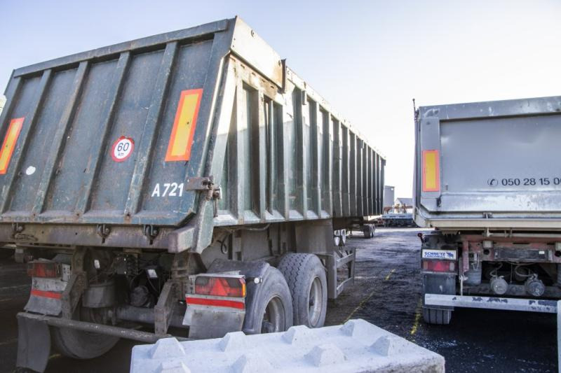 Mol K85F/20T/37ST- HYDR. DOOR - Tipper semi-trailer: picture 4 Mol K85F/20T/37ST- HYDR. DOOR - Tipper semi-trailer: picture 4