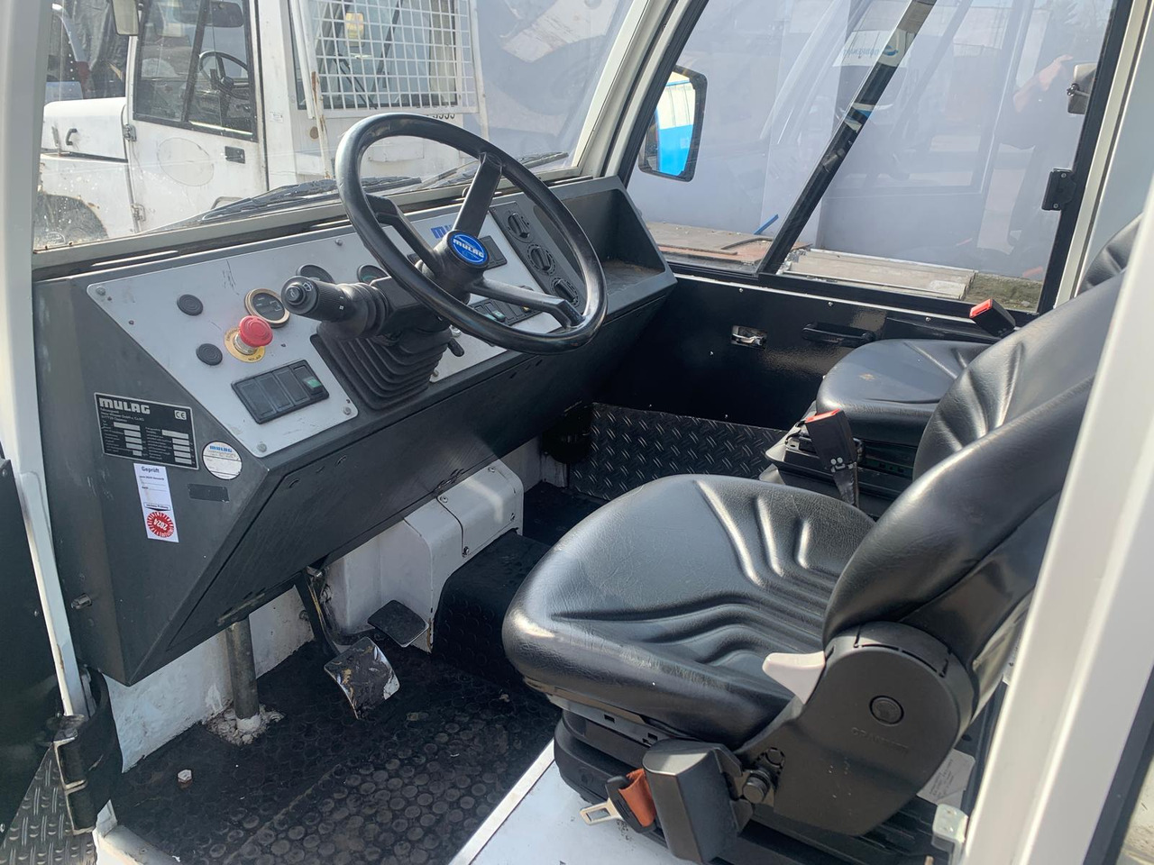 MULAG Comet 3 - Baggage tractor: picture 5 MULAG Comet 3 - Baggage tractor: picture 5