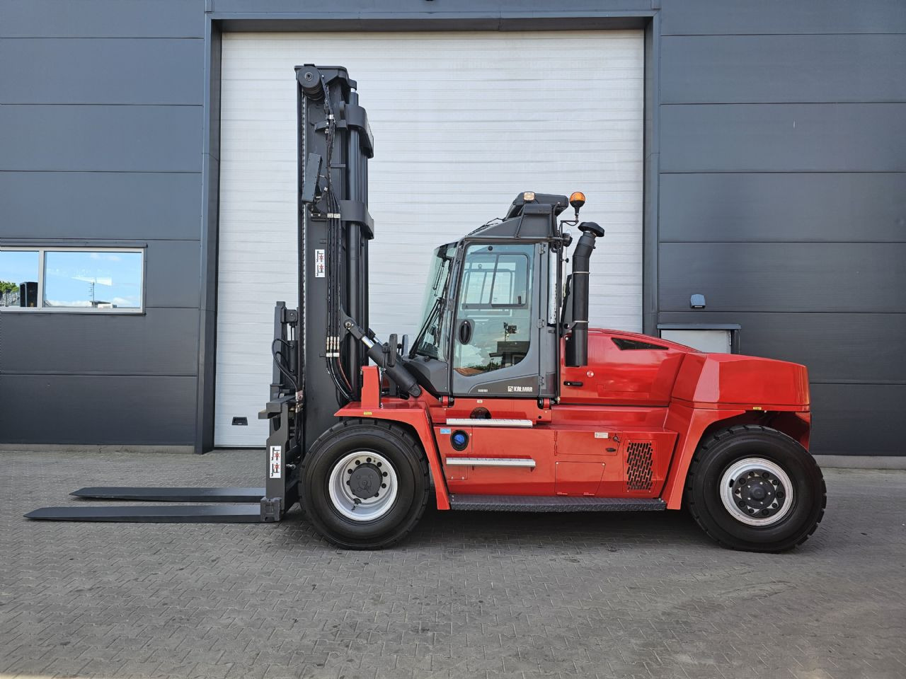 Kalmar DCG150-12 - Diesel forklift: picture 1 Kalmar DCG150-12 - Diesel forklift: picture 1