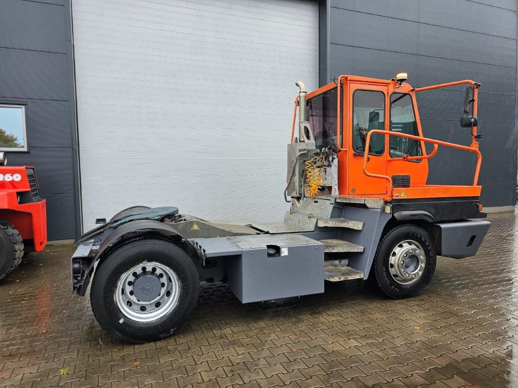 Terberg YT182 - Terminal tractor: picture 3 Terberg YT182 - Terminal tractor: picture 3