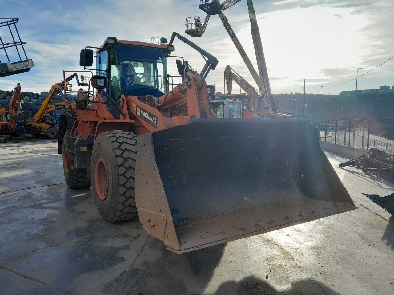 DOOSAN DL300 L/AUX - Wheel loader: picture 2 DOOSAN DL300 L/AUX - Wheel loader: picture 2