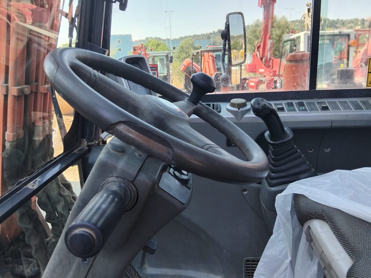 Mini excavator DOOSAN DX55W: picture 15