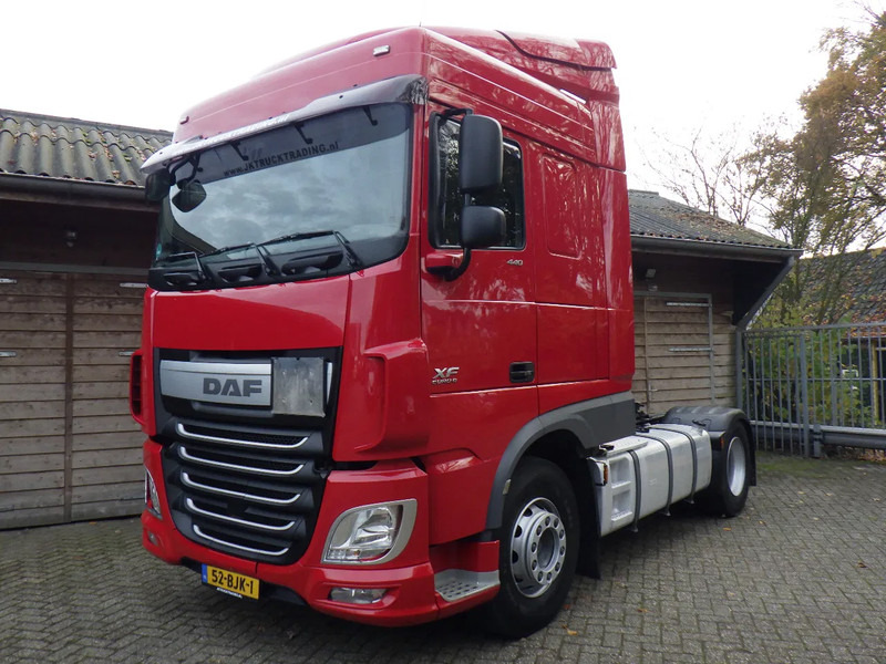 DAF XF 440 NEW TACHO / Holland Truck / 8 Tons vooras / Standairco / Standkachel - Tractor unit: picture 1 DAF XF 440 NEW TACHO / Holland Truck / 8 Tons vooras / Standairco / Standkachel - Tractor unit: picture 1