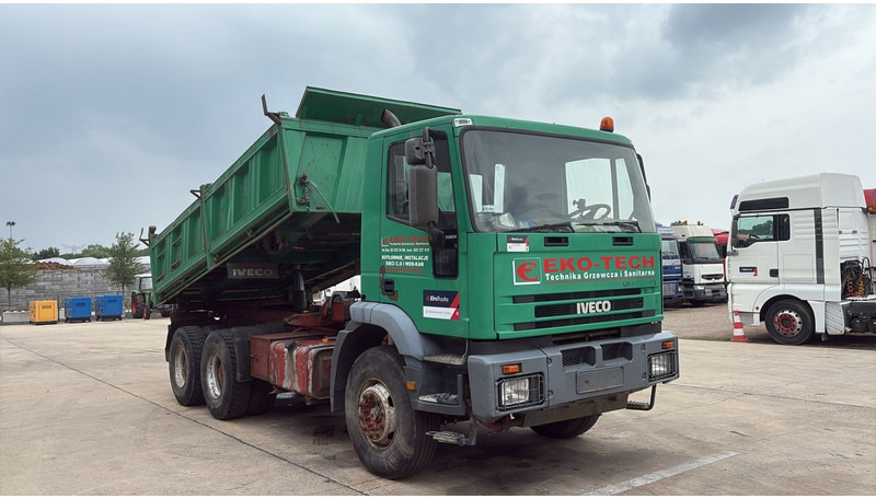 Iveco Eurotrakker 260 E 34 (POMPE MANUELLE / MANUAL PUMP / BOITE MANUELLE / LAMES / GRAND PONT / STEEL SUSP.) - Tipper: picture 2 Iveco Eurotrakker 260 E 34 (POMPE MANUELLE / MANUAL PUMP / BOITE MANUELLE / LAMES / GRAND PONT / STEEL SUSP.) - Tipper: picture 2