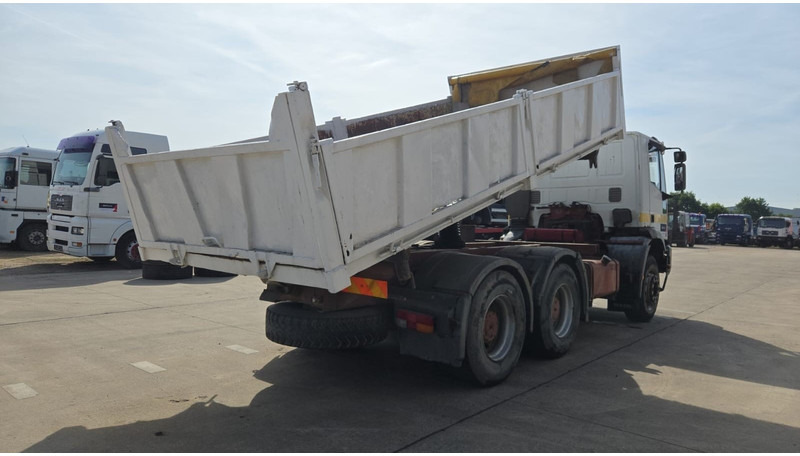 Iveco Eurotrakker 260 E 37 (POMPE MANUELLE / MANUAL PUMP / BOITE MANUELLE / GRAND PONT / LAMES) - Tipper: picture 5 Iveco Eurotrakker 260 E 37 (POMPE MANUELLE / MANUAL PUMP / BOITE MANUELLE / GRAND PONT / LAMES) - Tipper: picture 5