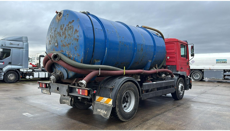 MAN 18.264 F2000 (11000L / EURO 2 / MANUAL GEARBOX / 6 CYLINDER) - Vacuum truck: picture 4 MAN 18.264 F2000 (11000L / EURO 2 / MANUAL GEARBOX / 6 CYLINDER) - Vacuum truck: picture 4