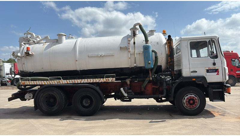 MAN 25.292 (16.000 L VACUUM / 10 TYRES / 6X2 / FULL STEEL SUSP. / MANUAL PUMP / 6 CYLINDER) - Vacuum truck: picture 4 MAN 25.292 (16.000 L VACUUM / 10 TYRES / 6X2 / FULL STEEL SUSP. / MANUAL PUMP / 6 CYLINDER) - Vacuum truck: picture 4