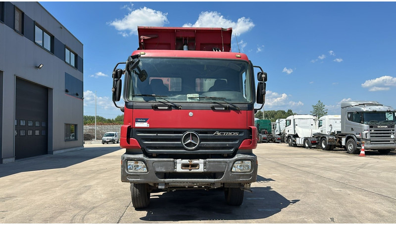 Mercedes-Benz Actros 4141 (8X6 / LAMES / STEEL / BIG AXLE / GRAND PONT / TAMBOURS / MANUAL GETRIEBE / MANUAL GEARBOX) - Tipper: picture 2 Mercedes-Benz Actros 4141 (8X6 / LAMES / STEEL / BIG AXLE / GRAND PONT / TAMBOURS / MANUAL GETRIEBE / MANUAL GEARBOX) - Tipper: picture 2