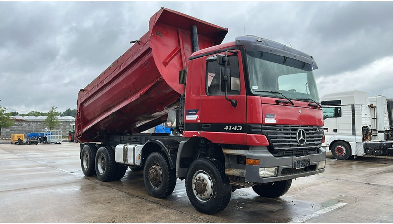 Mercedes-Benz Actros 4143 (BOITE MANUELLE / 8X8 / MANUAL GEARBOX / LAMES / GRAND PONT / BIG AXLE) - Tipper: picture 3 Mercedes-Benz Actros 4143 (BOITE MANUELLE / 8X8 / MANUAL GEARBOX / LAMES / GRAND PONT / BIG AXLE) - Tipper: picture 3