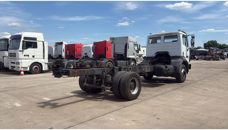 Mercedes-Benz SK 1824 (LAMES / GRAND PONT / BOITE MANUELLE / MANUAL GEARBOX / V6) - Cab chassis truck: picture 5 Mercedes-Benz SK 1824 (LAMES / GRAND PONT / BOITE MANUELLE / MANUAL GEARBOX / V6) - Cab chassis truck: picture 5