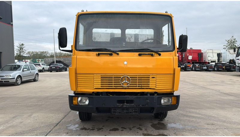 Mercedes-Benz SK 814 (MANUAL PUMP / POMPE MANUELLE / LAMES) - Tipper: picture 2 Mercedes-Benz SK 814 (MANUAL PUMP / POMPE MANUELLE / LAMES) - Tipper: picture 2
