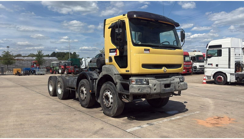 Renault KERAX 420 (BOITE MANUELLE / 8X4 / LAMES / MANUAL GEARBOX) - Cab chassis truck: picture 3 Renault KERAX 420 (BOITE MANUELLE / 8X4 / LAMES / MANUAL GEARBOX) - Cab chassis truck: picture 3