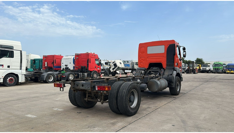 Renault Kerax 370 (GRAND PONT / LAMES / PROPRE / BOITE MANUELLE / STEEL SUSP.) - Cab chassis truck: picture 4 Renault Kerax 370 (GRAND PONT / LAMES / PROPRE / BOITE MANUELLE / STEEL SUSP.) - Cab chassis truck: picture 4