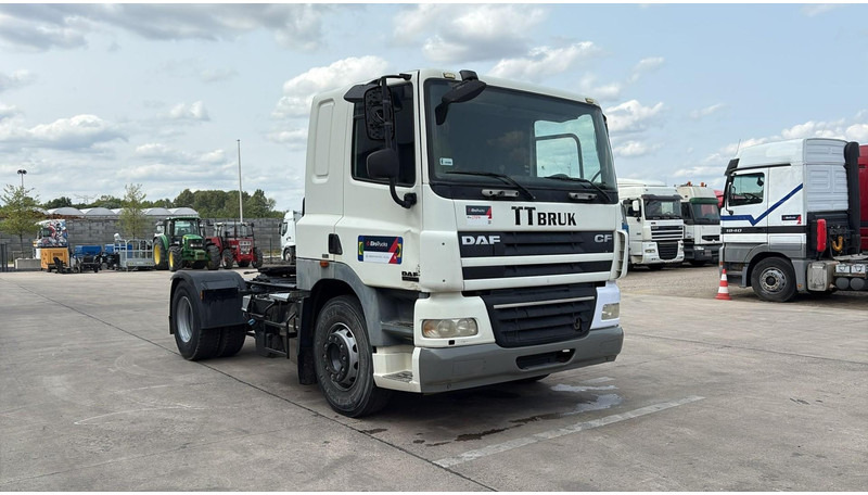 DAF 85 CF 410 (LOW CABIN / PETIT CABINE / TRES PROPRE / CLEAN CONDITION) - Tractor unit: picture 3 DAF 85 CF 410 (LOW CABIN / PETIT CABINE / TRES PROPRE / CLEAN CONDITION) - Tractor unit: picture 3