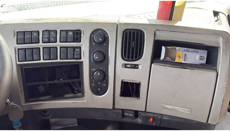 Renault Premium 440 DXI (BOITE MANUELLE / MANUAL GEARBOX) leasing Renault Premium 440 DXI (BOITE MANUELLE / MANUAL GEARBOX): picture 19 Renault Premium 440 DXI (BOITE MANUELLE / MANUAL GEARBOX) leasing Renault Premium 440 DXI (BOITE MANUELLE / MANUAL GEARBOX): picture 19