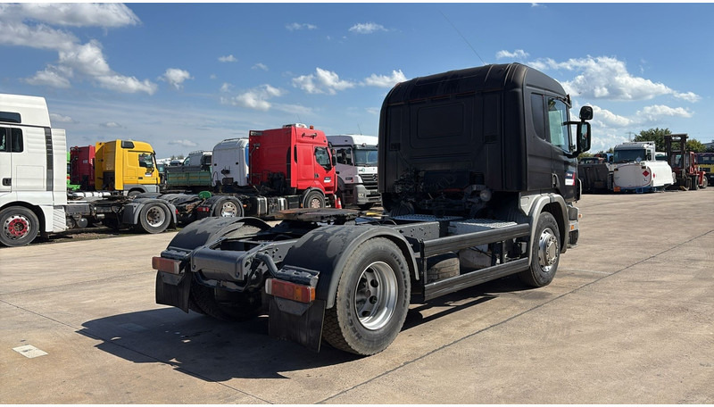 Scania 124 - 360 (MANUAL PUMP / POMPE MANUELLE / BOITE MANUELLE / MANUAL GEARBOX) - Tractor unit: picture 4 Scania 124 - 360 (MANUAL PUMP / POMPE MANUELLE / BOITE MANUELLE / MANUAL GEARBOX) - Tractor unit: picture 4
