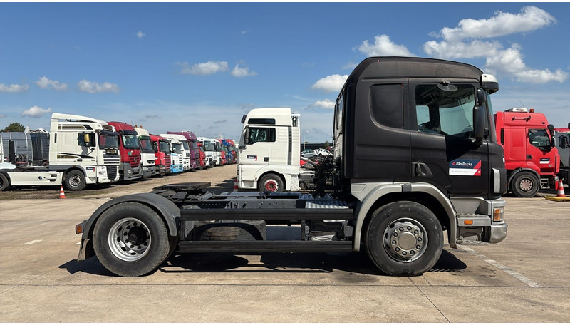 Scania 124 - 360 (MANUAL PUMP / POMPE MANUELLE / BOITE MANUELLE / MANUAL GEARBOX) - Tractor unit: picture 5 Scania 124 - 360 (MANUAL PUMP / POMPE MANUELLE / BOITE MANUELLE / MANUAL GEARBOX) - Tractor unit: picture 5