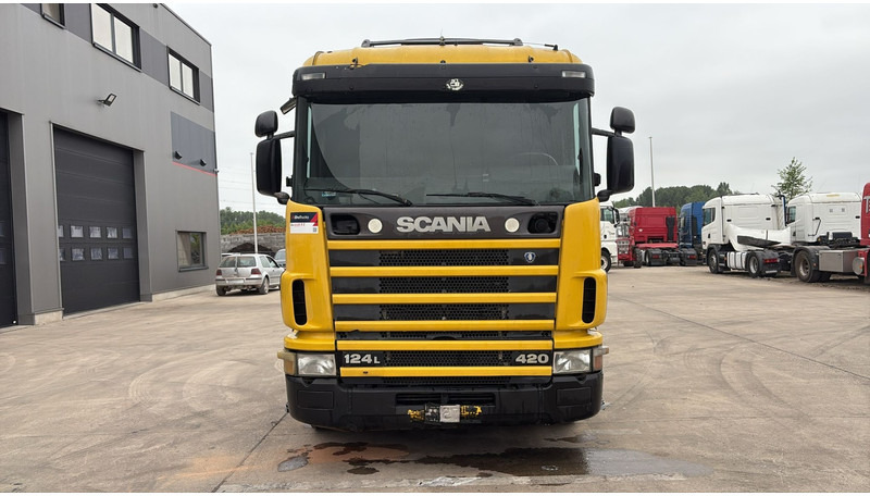 Scania 124-420 (6X2 / 8 TYRES / ORIGINAL TRACTOR UNIT / FRONT STEEL) - Tractor unit: picture 2 Scania 124-420 (6X2 / 8 TYRES / ORIGINAL TRACTOR UNIT / FRONT STEEL) - Tractor unit: picture 2
