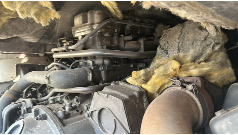 Tractor unit Scania 124-470 (MANUAL GEARBOX / BOITE MANUELLE / PDE): picture 16