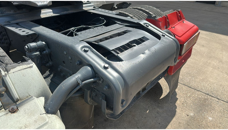 Tractor unit Scania 124-470 (MANUAL GEARBOX / BOITE MANUELLE / PDE): picture 12