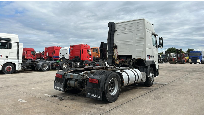 Volvo FH 12.420 (POMPE HYDRAULIQUE / PTO / BOITE MANUELLE / MANUAL GEARBOX) - Tractor unit: picture 4 Volvo FH 12.420 (POMPE HYDRAULIQUE / PTO / BOITE MANUELLE / MANUAL GEARBOX) - Tractor unit: picture 4