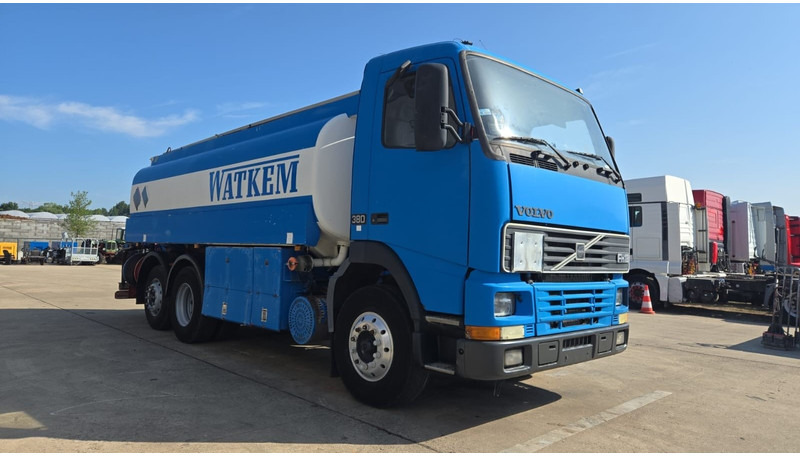 Volvo FH 12.380 (20.100 LITERS / PARFAIT ETAT / TOP CONDITION !!! / 6X2 / BOITE MANUELLE) - Tank truck: picture 3 Volvo FH 12.380 (20.100 LITERS / PARFAIT ETAT / TOP CONDITION !!! / 6X2 / BOITE MANUELLE) - Tank truck: picture 3