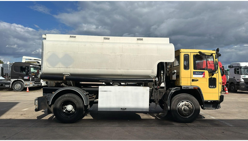 Volvo FL 6-18 (12400 LITERS / 3 COMPARTIMENTS / EURO 2 / STEEL SUSP. / LAMES) - Tank truck: picture 4 Volvo FL 6-18 (12400 LITERS / 3 COMPARTIMENTS / EURO 2 / STEEL SUSP. / LAMES) - Tank truck: picture 4