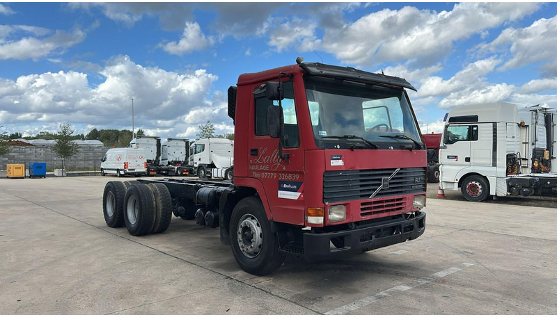 Volvo FL 7 - 260 (6X4 / LAMES / POMPE MANUELLE / MANUAL PUMP / STEEL SUSP.) - Cab chassis truck: picture 2 Volvo FL 7 - 260 (6X4 / LAMES / POMPE MANUELLE / MANUAL PUMP / STEEL SUSP.) - Cab chassis truck: picture 2