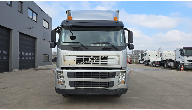 Volvo FM 400 (BELGIAN TRUCK / TECHNICAL TOP CONDITION !! / 6X2 / LIFT / EURO 5) - Curtainsider truck: picture 2 Volvo FM 400 (BELGIAN TRUCK / TECHNICAL TOP CONDITION !! / 6X2 / LIFT / EURO 5) - Curtainsider truck: picture 2