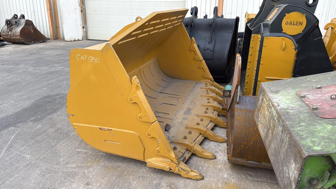 CAT 950 Rock Bucket - Wheel loader: picture 1 CAT 950 Rock Bucket - Wheel loader: picture 1