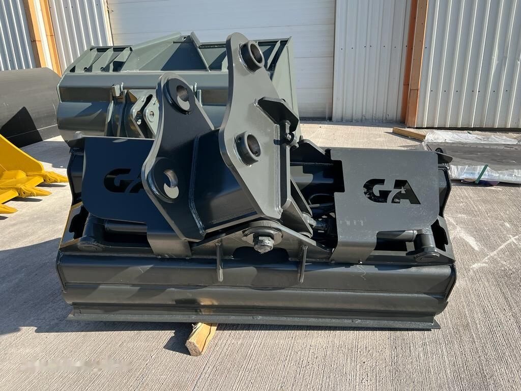 New Excavator bucket Caterpillar 320 Tilt Bucket: picture 7