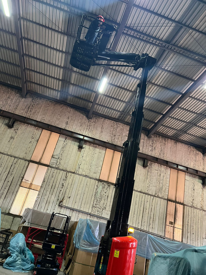 GALEN Vertical Mast Lift with Jib - Vertical mast lift: picture 2 GALEN Vertical Mast Lift with Jib - Vertical mast lift: picture 2