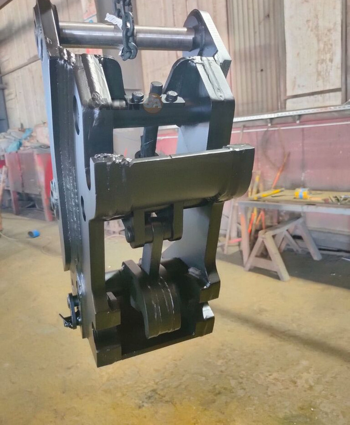 GALEN Volvo BL71 - Quick coupler for Backhoe loader: picture 1 GALEN Volvo BL71 - Quick coupler for Backhoe loader: picture 1