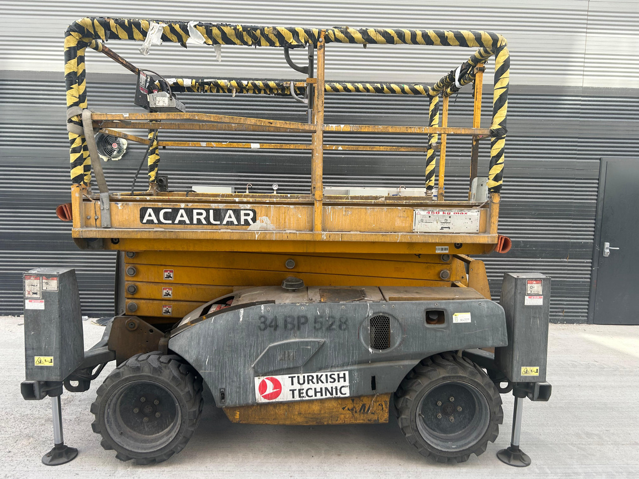 HAULOTTE 12DX COMPACT - Scissor lift: picture 1 HAULOTTE 12DX COMPACT - Scissor lift: picture 1