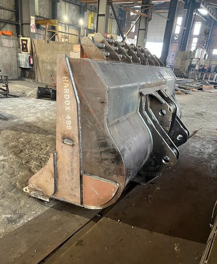 Volvo L150 - Loader bucket: picture 1 Volvo L150 - Loader bucket: picture 1