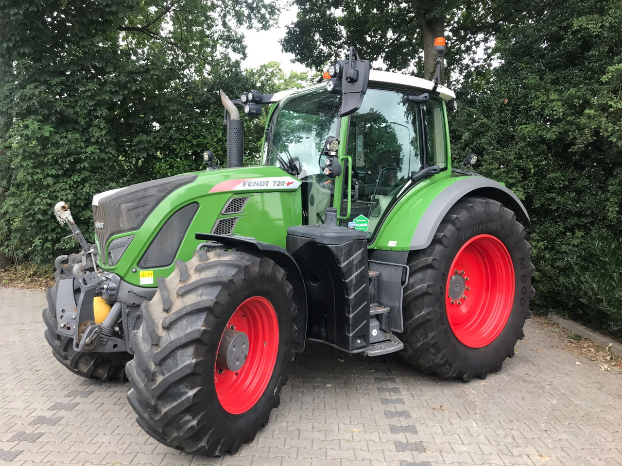 FENDT 720 Vario S4 PowerPlus - Farm tractor: picture 1 FENDT 720 Vario S4 PowerPlus - Farm tractor: picture 1