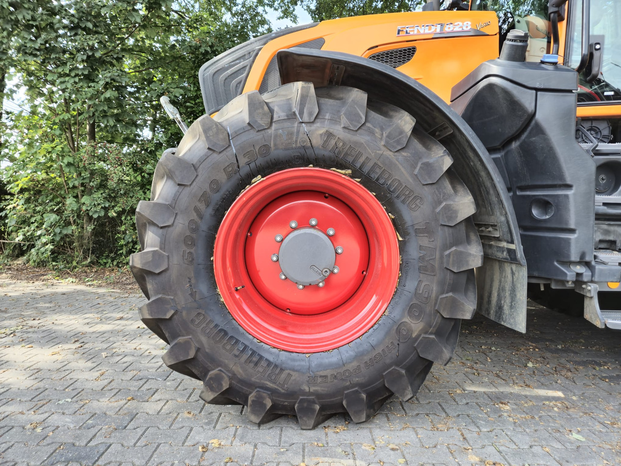 FENDT 828 Vario S4 ProfiPlus - Farm tractor: picture 5 FENDT 828 Vario S4 ProfiPlus - Farm tractor: picture 5