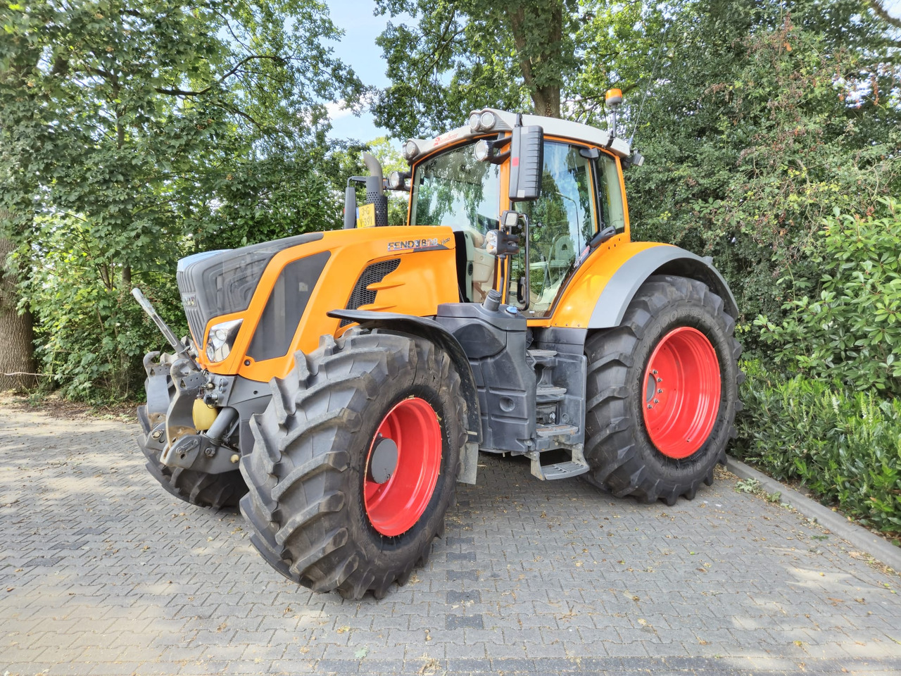 FENDT 828 Vario S4 ProfiPlus - Farm tractor: picture 1 FENDT 828 Vario S4 ProfiPlus - Farm tractor: picture 1