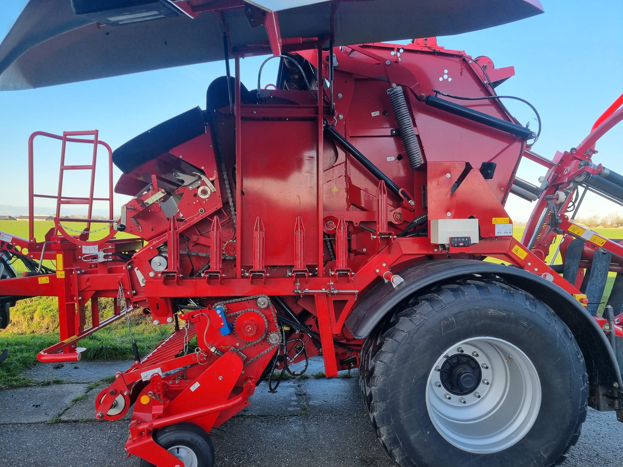 LELY WELGER RPC 160V - Bale wrapper: picture 5 LELY WELGER RPC 160V - Bale wrapper: picture 5