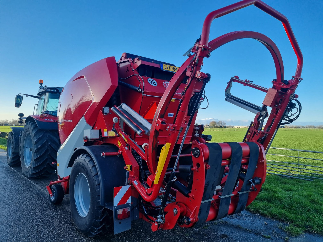 LELY WELGER RPC 160V - Bale wrapper: picture 3 LELY WELGER RPC 160V - Bale wrapper: picture 3