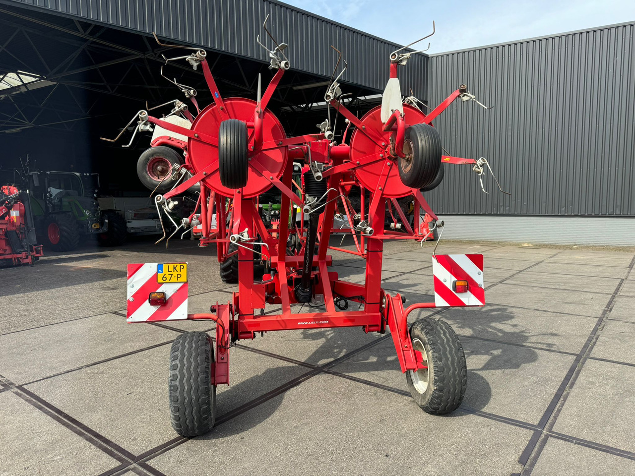 Lely Lotus 1020S - Tedder/ Rake: picture 2 Lely Lotus 1020S - Tedder/ Rake: picture 2