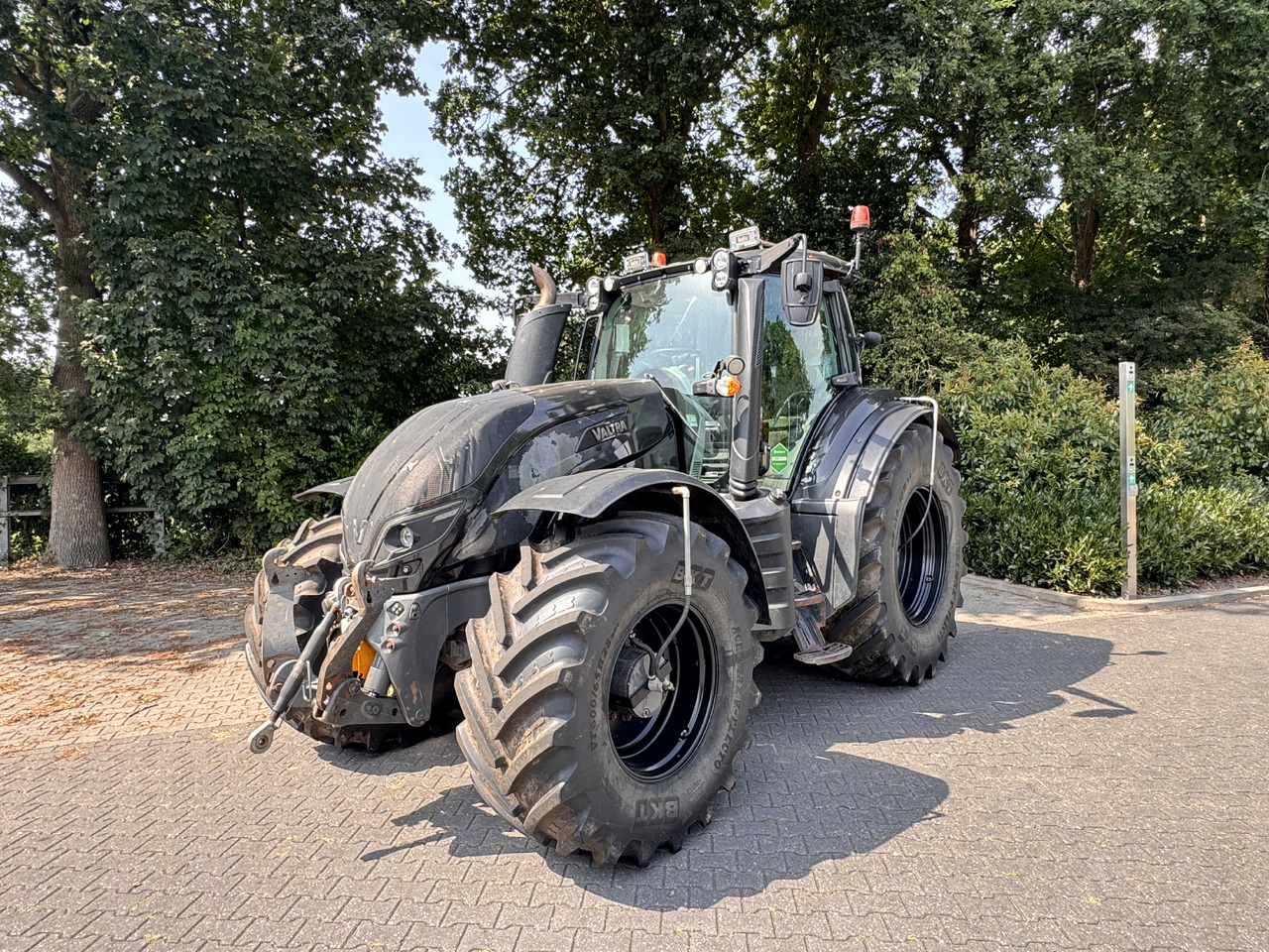 Valtra T214 Dorect - Farm tractor: picture 1 Valtra T214 Dorect - Farm tractor: picture 1