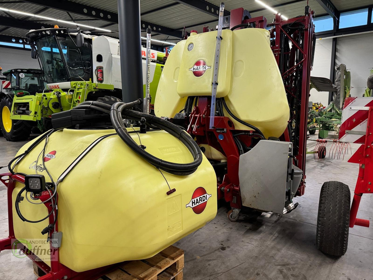 Hardi Mega 12 1200 Smart ISOBUS - Trailed sprayer: picture 1 Hardi Mega 12 1200 Smart ISOBUS - Trailed sprayer: picture 1