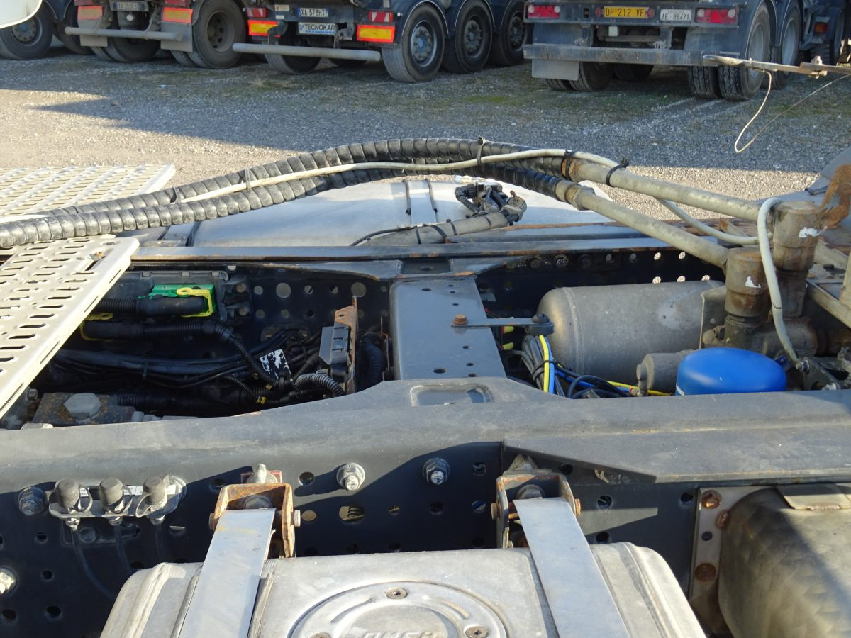 Tractor unit IVECO STRALIS 450: picture 8