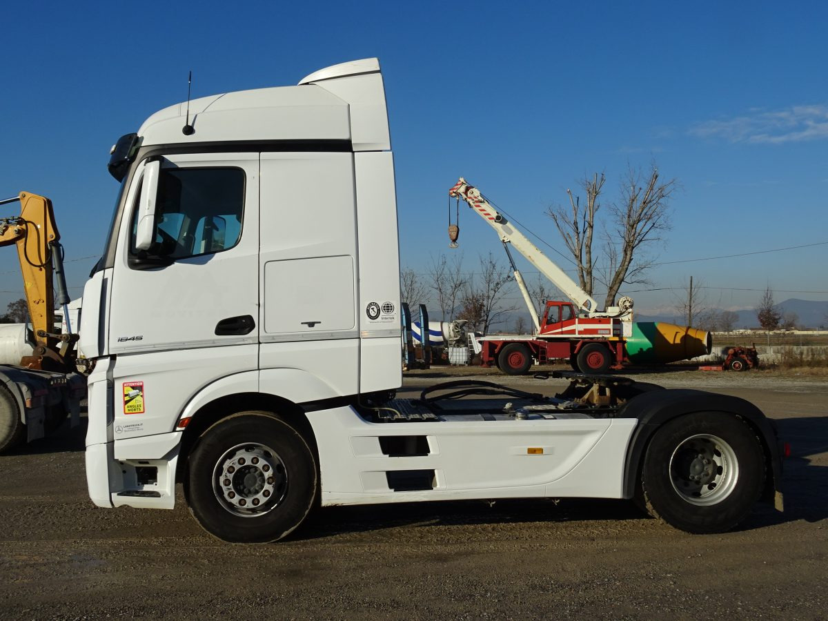 MERCEDES ACTROS 1845 - Tractor unit: picture 2 MERCEDES ACTROS 1845 - Tractor unit: picture 2