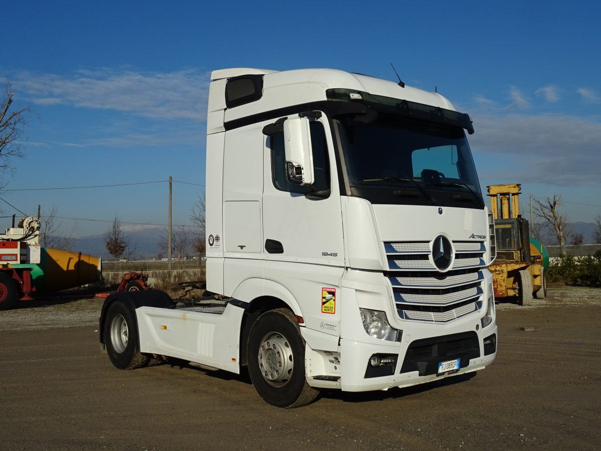 MERCEDES ACTROS 1845 - Tractor unit: picture 3 MERCEDES ACTROS 1845 - Tractor unit: picture 3