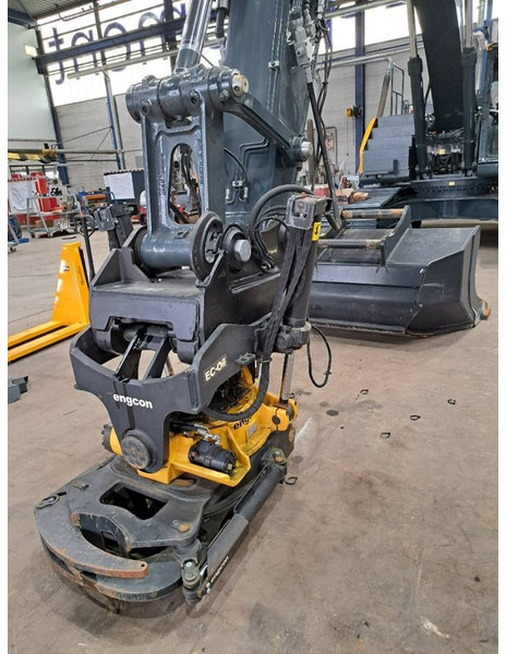 Engcon EC233, OQ80, GB29 = Rotator + Coupler + Gripper + - Attachment for Construction machinery: picture 5 Engcon EC233, OQ80, GB29 = Rotator + Coupler + Gripper + - Attachment for Construction machinery: picture 5